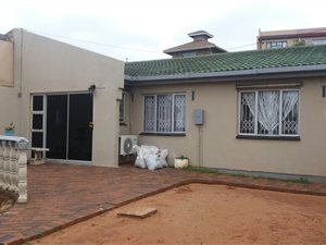 3 Bedroom House in Orient Hills