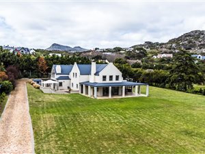 3 Bed House in Crofters Valley