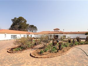 6 Bed House in Miravaal
