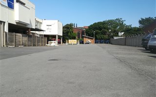 2012 m² Industrial space in Jacobs