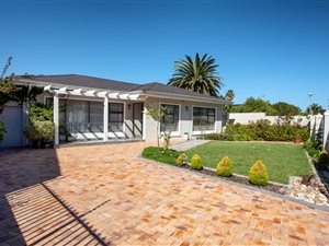 4 Bed House in Sybrand Park