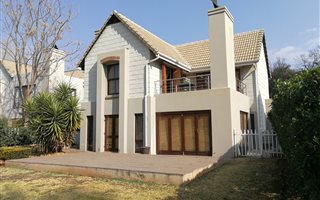 3 Bedroom House in Zwartkop Golf Estate