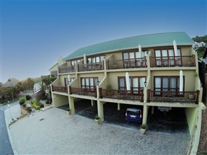 1100 m² Commercial space in Outeniqua Strand