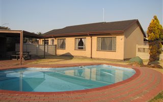 3 Bedroom House in Flora Gardens