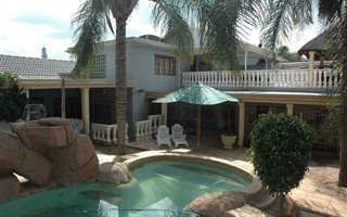 5 Bedroom House in Groenkloof
