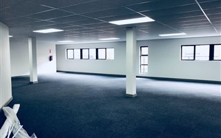 157 m² Office Space in Glen Marais