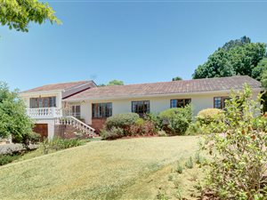 4 Bedroom House in Aurora