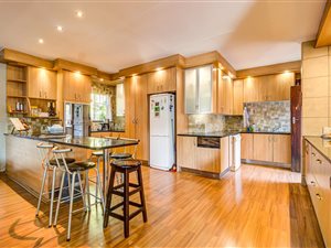 4 Bed House in Aston Manor