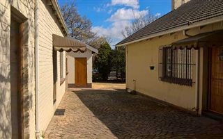 3 Bedroom House in Lombardy East