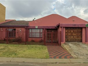 5 Bedroom House in Lenasia South