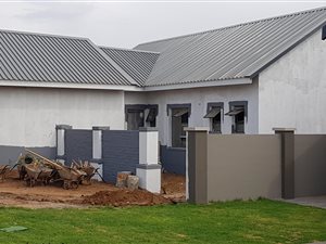 3 Bed House in Golden Fields Estate