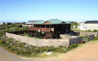 3 Bedroom House in Bettys Bay
