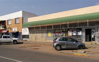 290 m² Commercial space in Verwoerdpark
