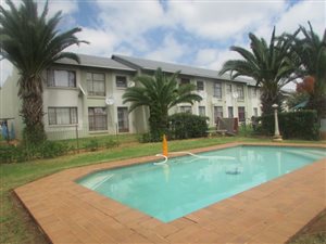 2 Bed Townhouse in Whitney Gardens