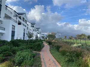 2 Bed Apartment in Somerset West Central