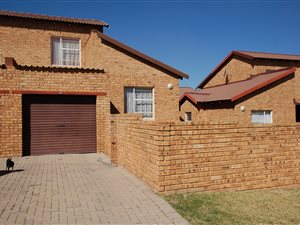 2 Bed Townhouse in Honey Park