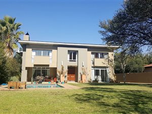 4 Bed House in Silver Lakes Golf Estate