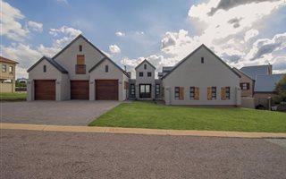 3 Bedroom House in Waterlake Farm