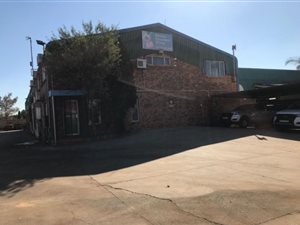 801 m² Commercial space in Gateway Industrial Park