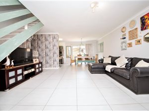 3 Bedroom Townhouse in Ruimsig