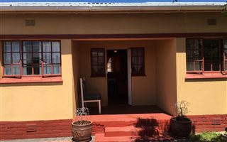 2 Bedroom House in Ysterplaat