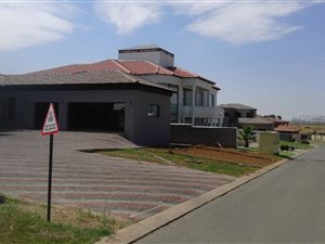1102 m² Land available in Three Rivers East