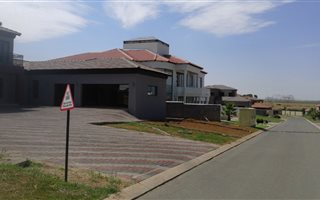 1102 m² Land available in Three Rivers East