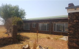1785 m² Farm in Magaliesburg