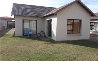 1 Bedroom Townhouse in Diaz Beach