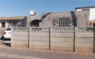 3 Bedroom House in Bonteheuwel