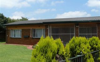 3 Bedroom House in Edelweiss