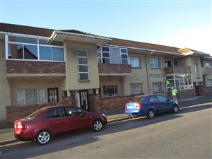 2 Bed Flat in Parow Central