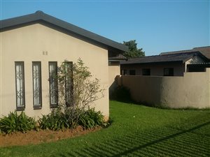3 Bed House in Helikon Park