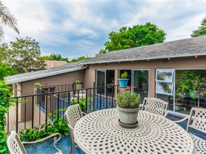 5 Bed House in Floracliffe