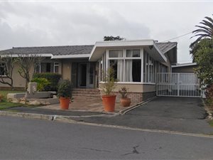 3 Bed House in Bosonia