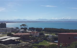 865 m² Land available in De Bakke