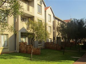 2 Bed Apartment in Lakefield
