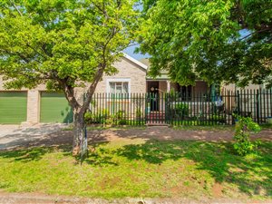 3 Bed House in Westdene