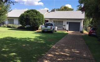 3 Bedroom House in Brackendowns