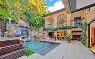 5 Bedroom House in Houghton Estate