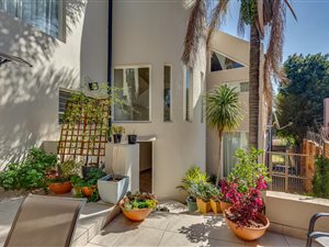 10 Bed House in Boskruin