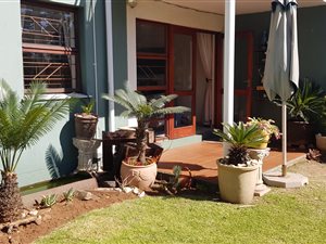 2 Bed Apartment in Lakefield