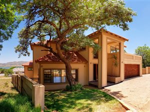 3 Bedroom House in Kosmos Ridge