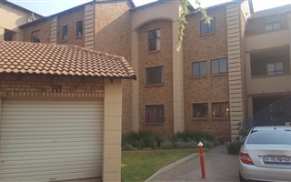 2 Bedroom Flat in Die Hoewes