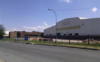 9752 m² Industrial space in Denver