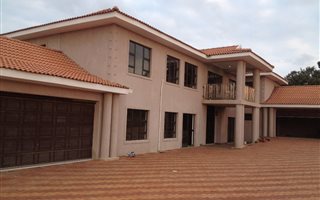 12 Bedroom House in Tinley Manor and surrounds