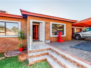 3 Bed House in Keidebees