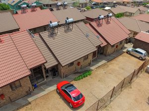2 Bed Townhouse in Olievenhoutbosch