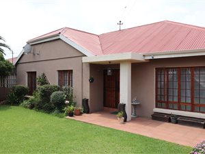 3 Bed House in Symhurst