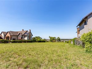 1200 m² Land available in Clifton Park